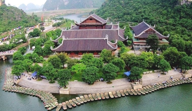 Tour Ninh Bình: Hoa Lư - Tam Cốc - Hang Múa