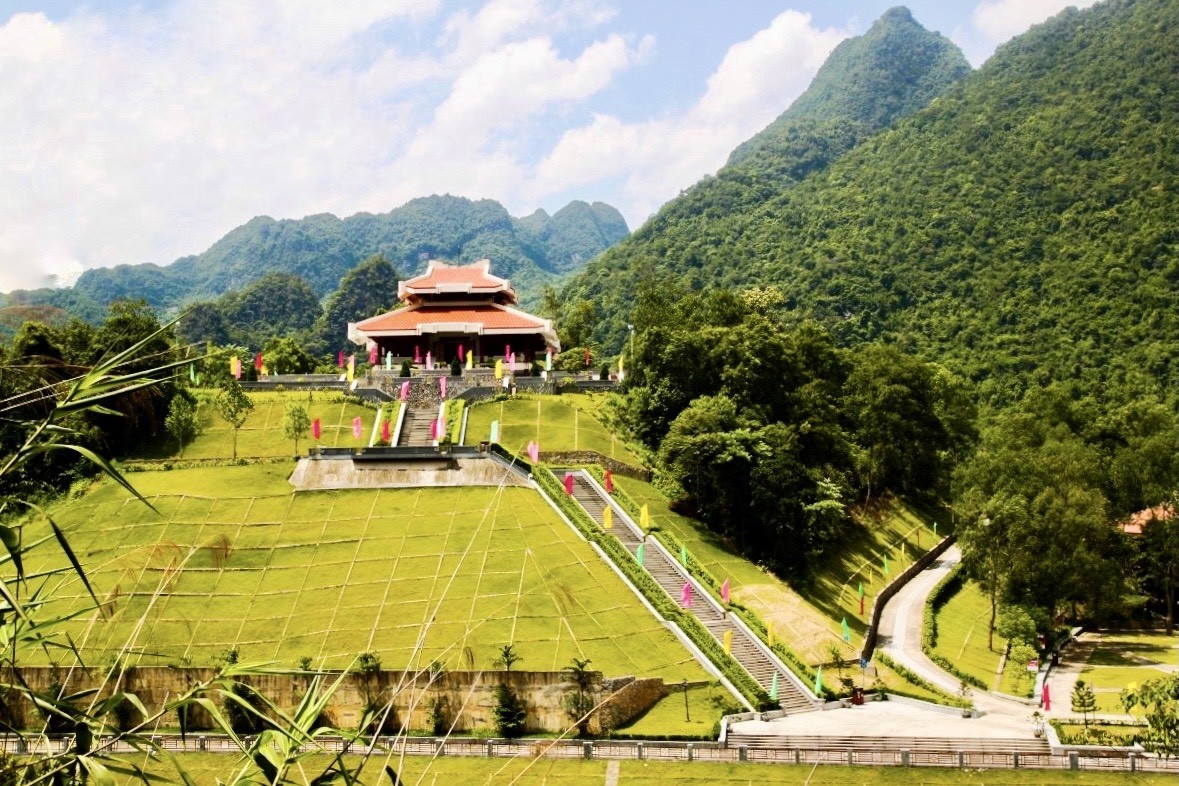 Destination tour image
